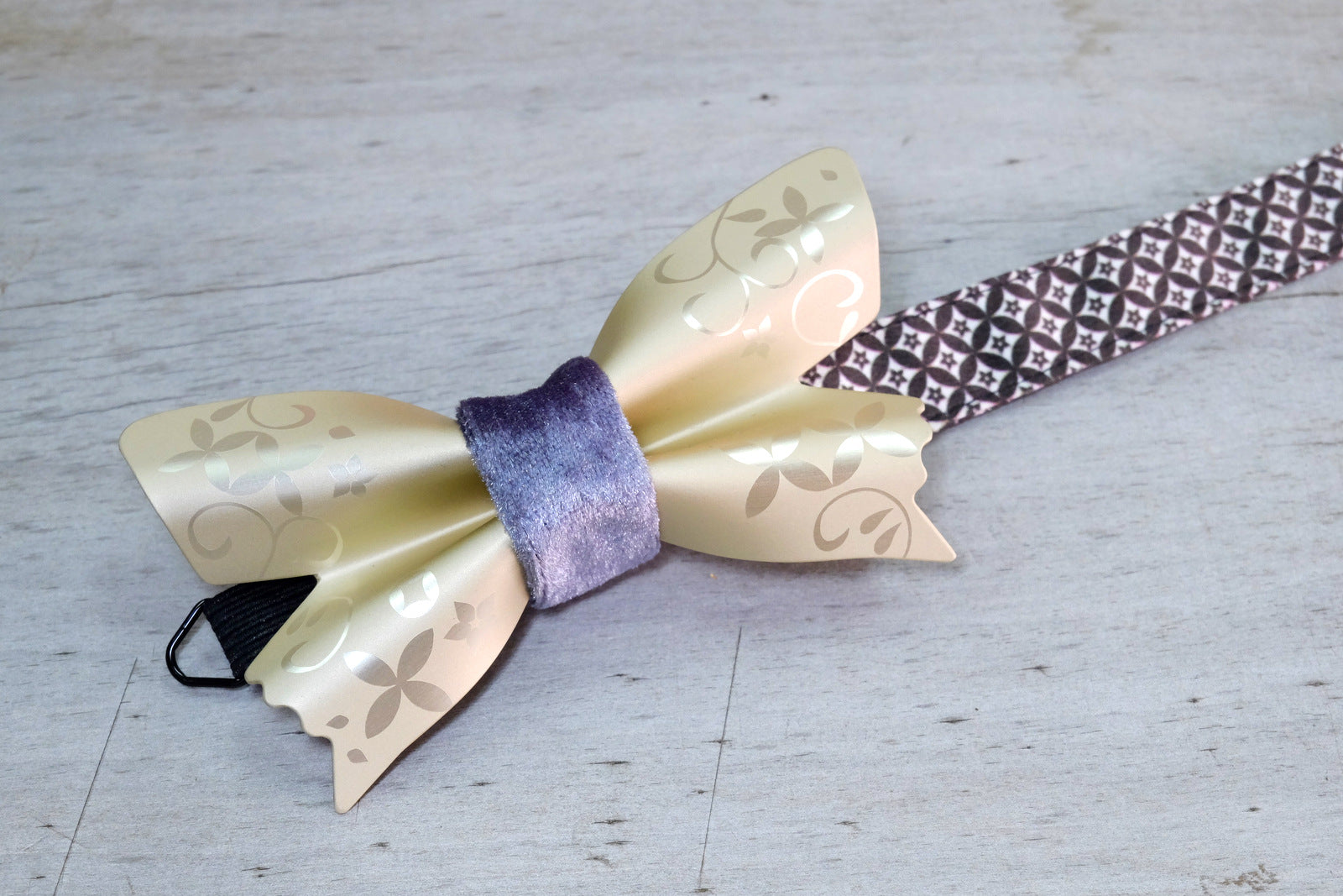Metal Butterfly "Frosted" ~Ecru Gold~